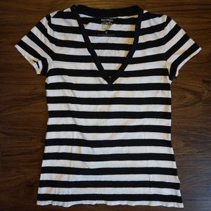 EXPRESS Best Loved Tee Cotton V-Neck Short sleeve